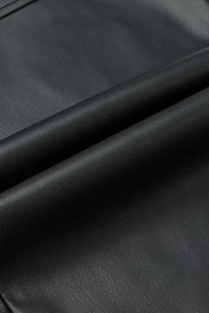 5656-aseana-cropped-pants-in-vegan-leather-1.webp