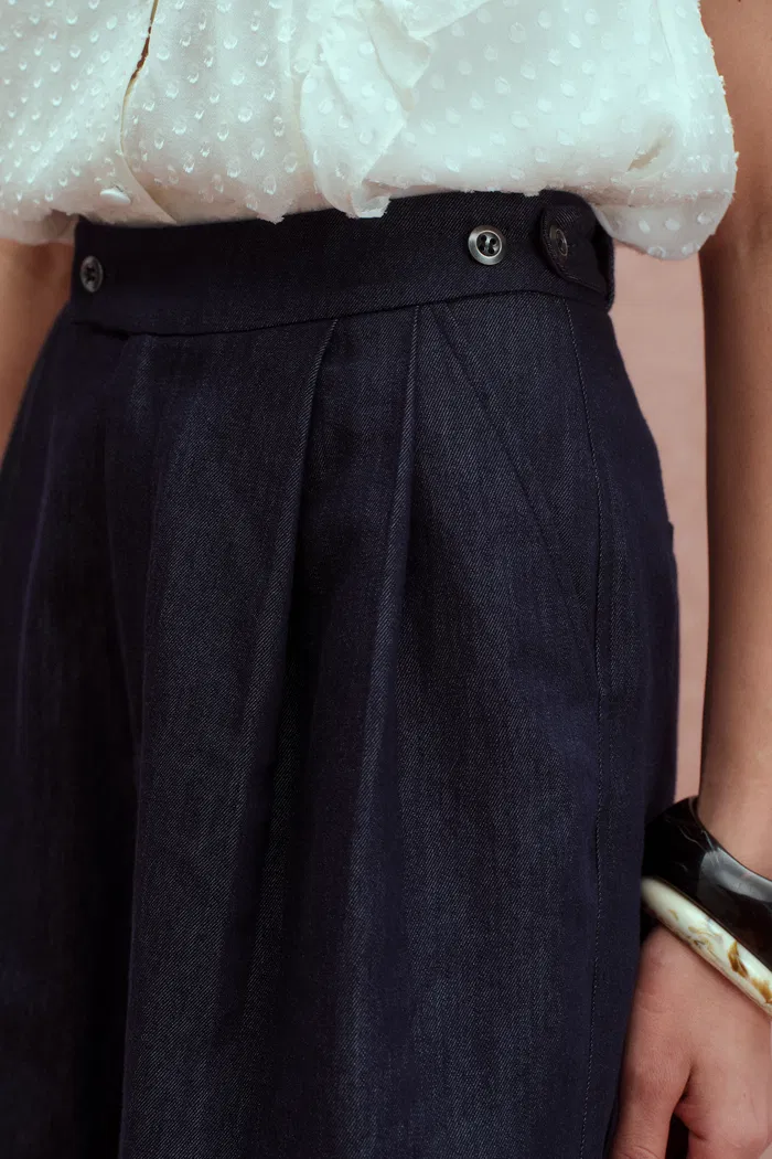 5768-rebeka-shorts-in-lyocell-denim-1.webp