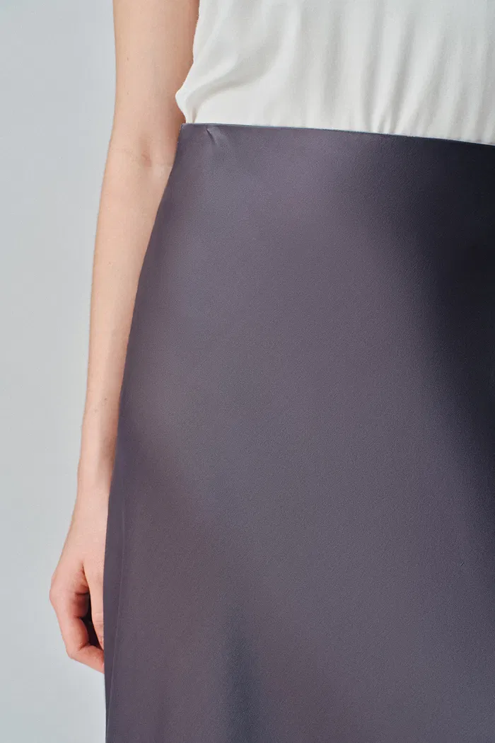 5774-emma-a-line-midi-skirt-in-19mm-mulberry-silk-1.webp