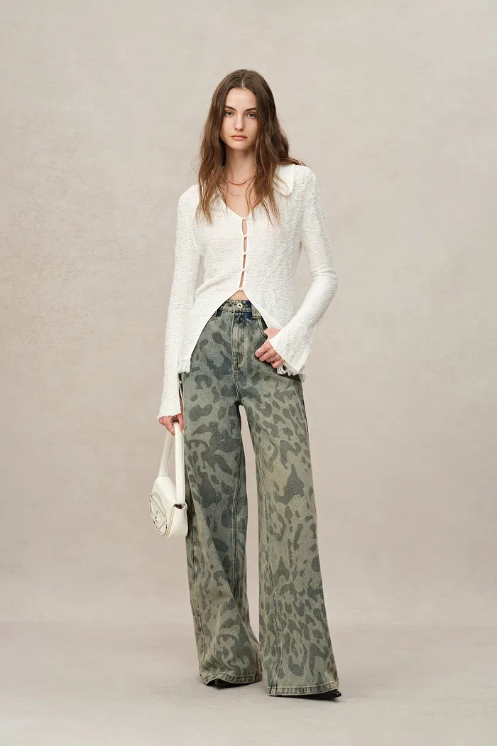 5782-leopix-leopard-print-wide-leg-jeans-in-washed-cotton-denim-1.webp