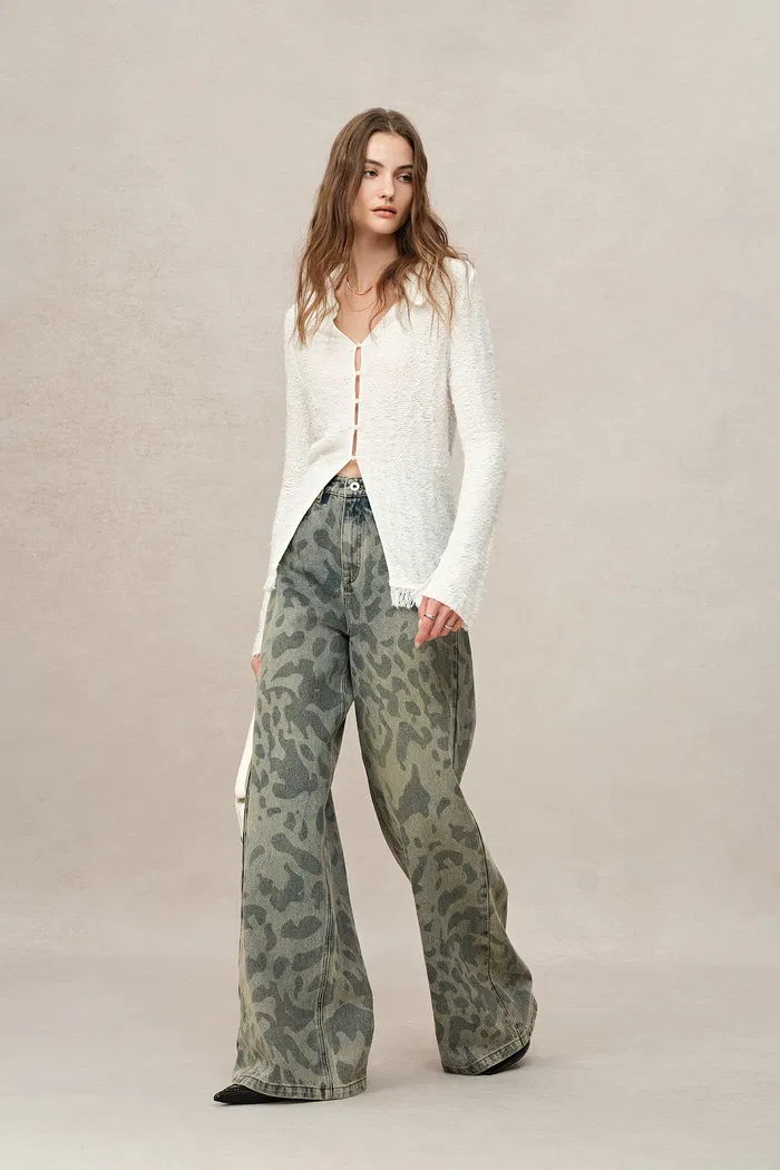 5782-leopix-leopard-print-wide-leg-jeans-in-washed-cotton-denim-1.webp