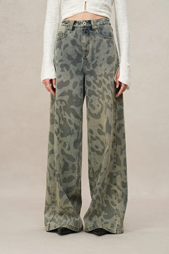 5782-leopix-leopard-print-wide-leg-jeans-in-washed-cotton-denim-1.webp