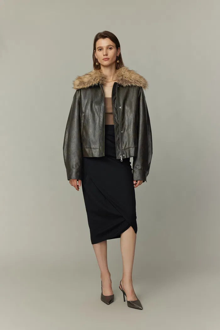 5798-ria-removable-quilted-lining-jacket-in-vegan-leather-with-faux-fur-1.webp