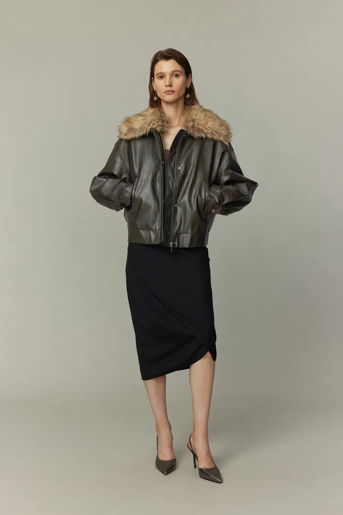 5798-ria-removable-quilted-lining-jacket-in-vegan-leather-with-faux-fur-1.webp