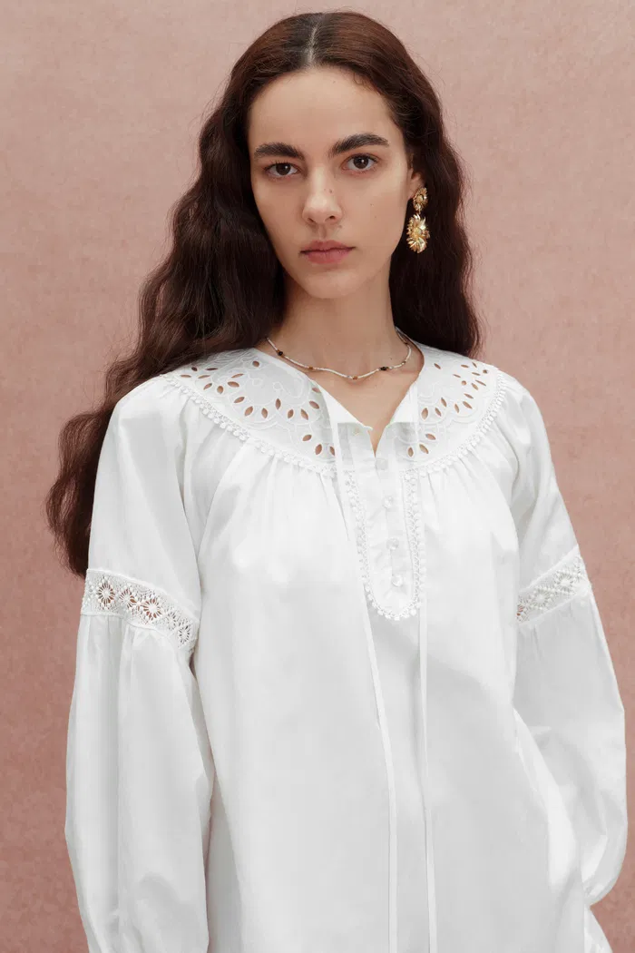5824-emily-embroidered-collar-top-and-shorts-matching-set-in-silk-cotton-blend-1.webp