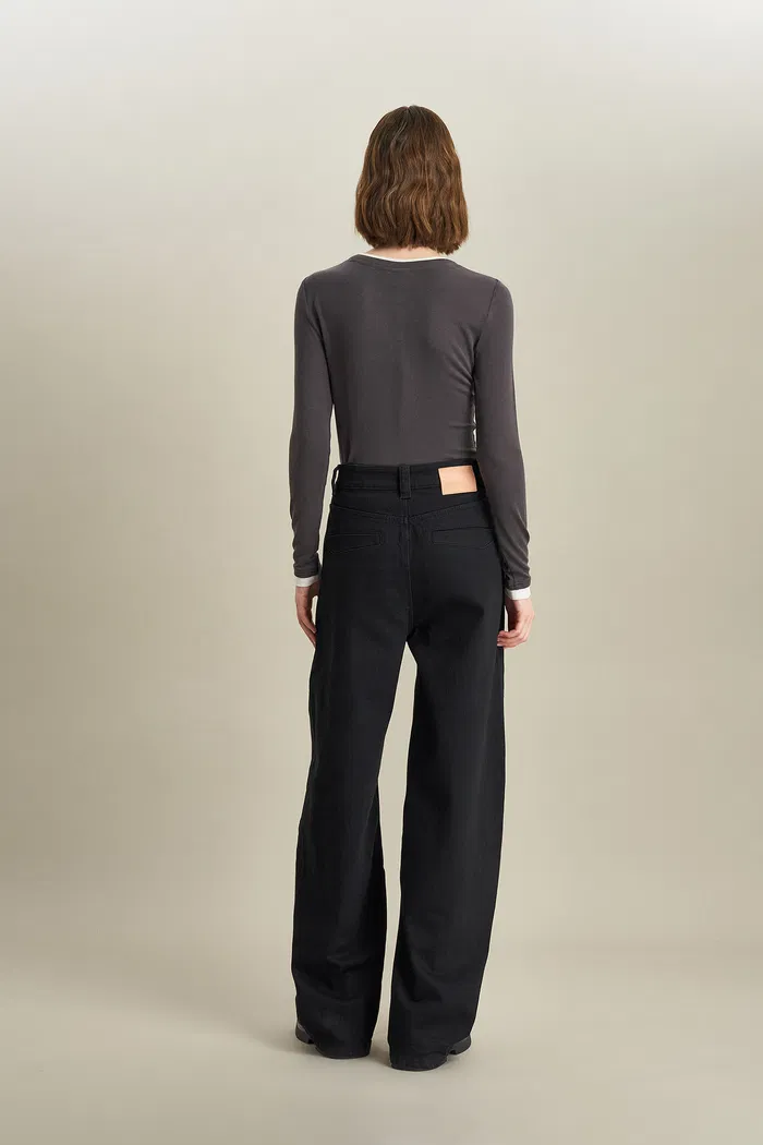 5840-akari-barrel-leg-jeans-in-turkish-denim-1.webp