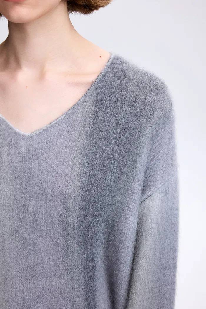5882-ancre-strata-print-sweater-in-baby-alpaca-merino-blend-knit-1.webp