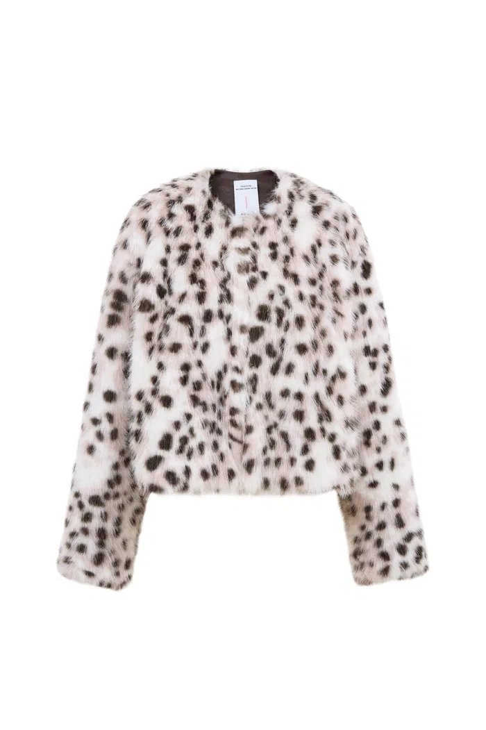 6025-lucrezia-snow-leopard-coat-in-premium-faux-fur-1.webp
