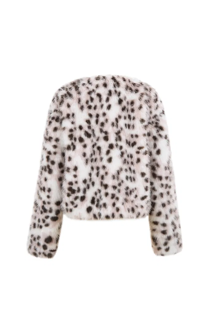 6025-lucrezia-snow-leopard-coat-in-premium-faux-fur-1.webp