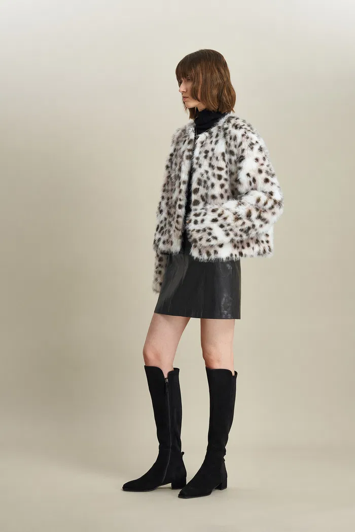 6025-lucrezia-snow-leopard-coat-in-premium-faux-fur-1.webp