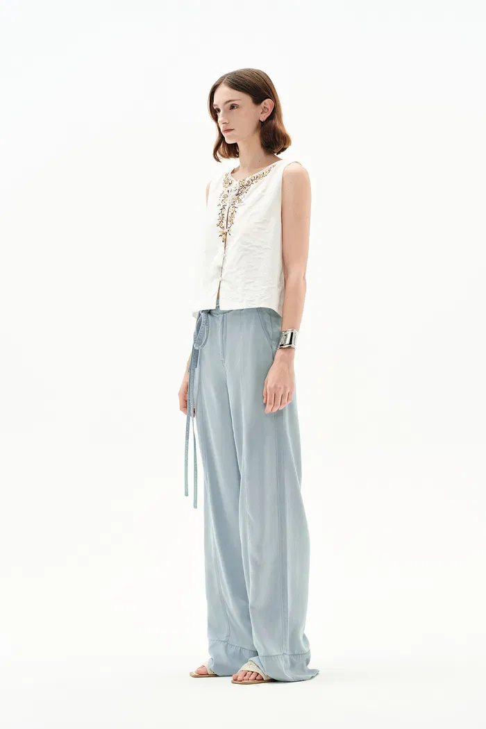 6123-lucy-light-blue-jeans-in-lyocell-acetate-1.webp
