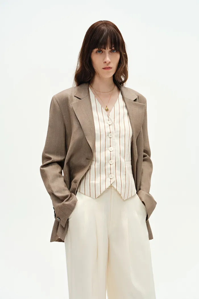 6133-graf-beige-blonde-suit-jacket-in-linen-wool-1.webp