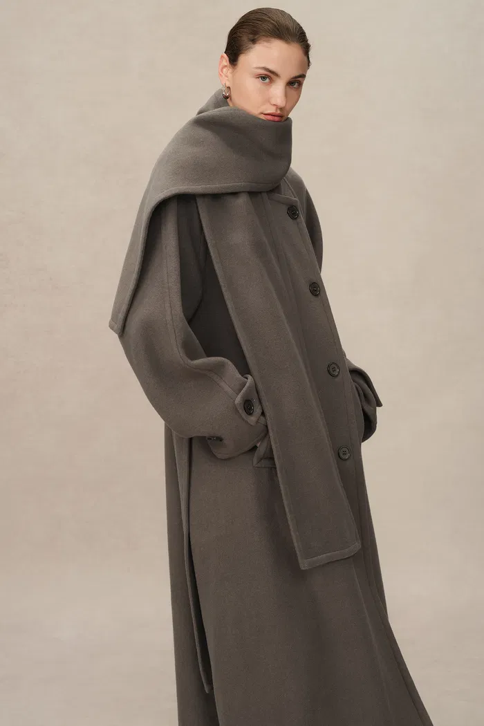 Francis Detachable Scarf Coat in Silk-Wool Blend