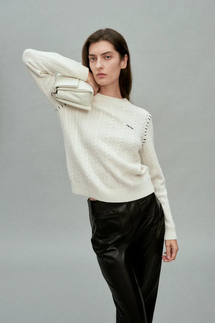 6175-nova-sweater-in-merino-cashmere-cable-knit-1.webp