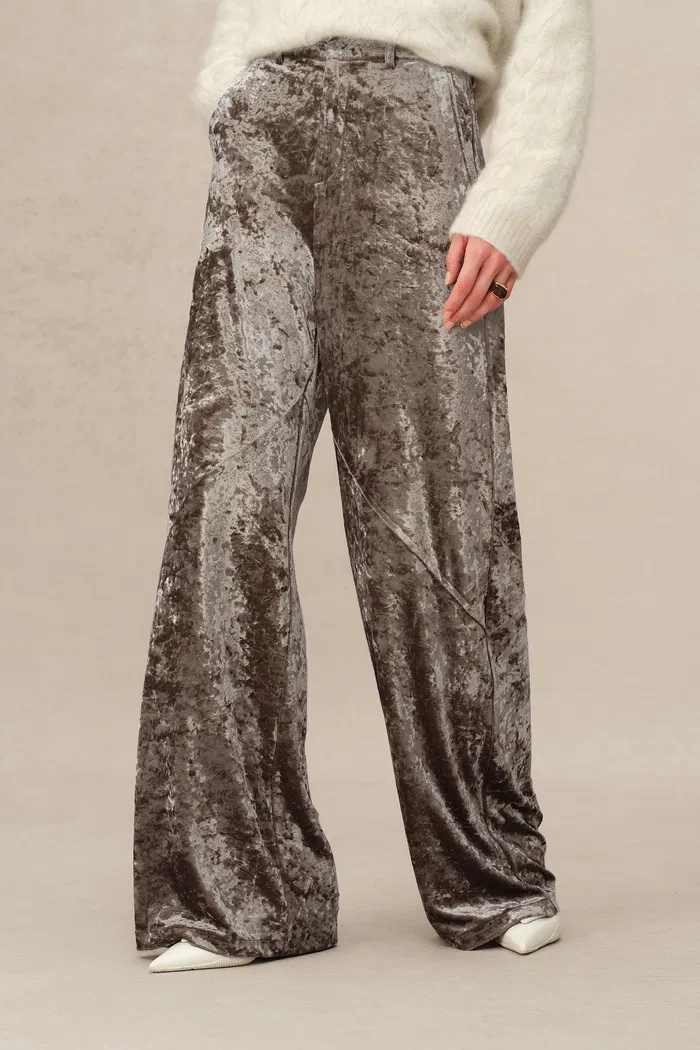 6183-shining-velvet-straight-leg-trousers-in-ice-velvet-1.webp