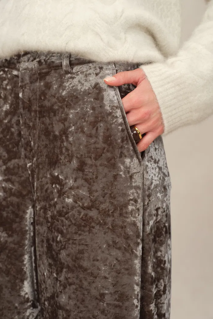 6183-shining-velvet-straight-leg-trousers-in-ice-velvet-1.webp