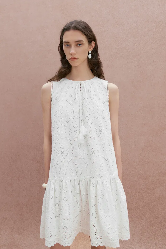 6201-virna-embroidered-sleeveless-dress-in-cotton-poplin-1.webp