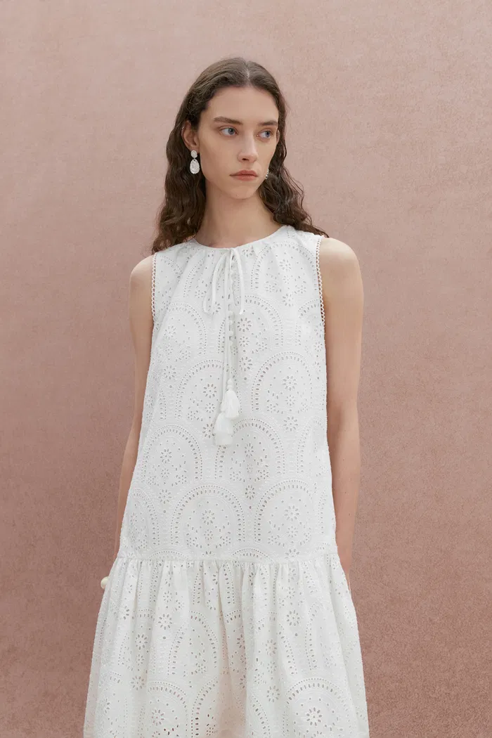 6201-virna-embroidered-sleeveless-dress-in-cotton-poplin-1.webp