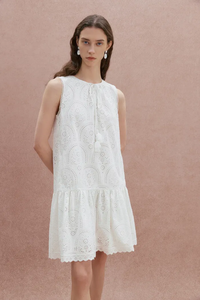 6201-virna-embroidered-sleeveless-dress-in-cotton-poplin-1.webp