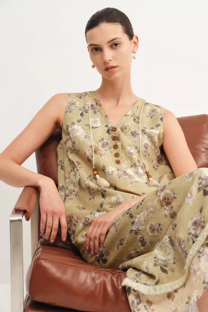 6217-sienna-v-neck-flora-print-dress-in-linen-1.webp
