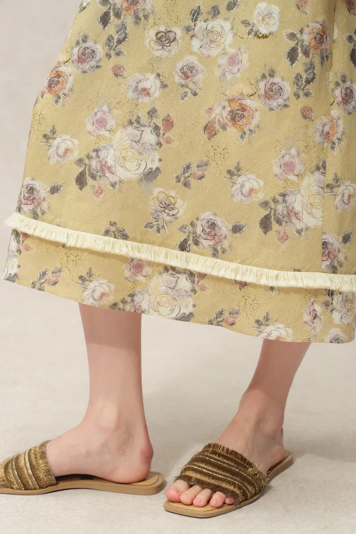 6217-sienna-v-neck-flora-print-dress-in-linen-1.webp