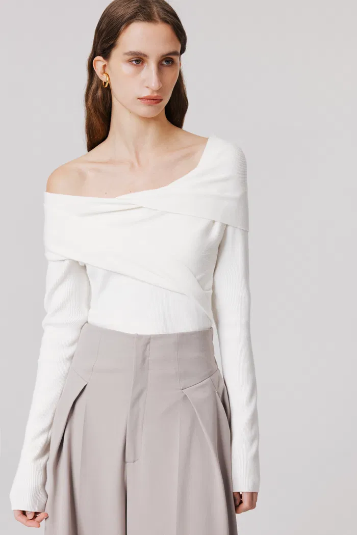 6241-venus-asymmetrical-sweater-in-lyocell-blend-1.webp
