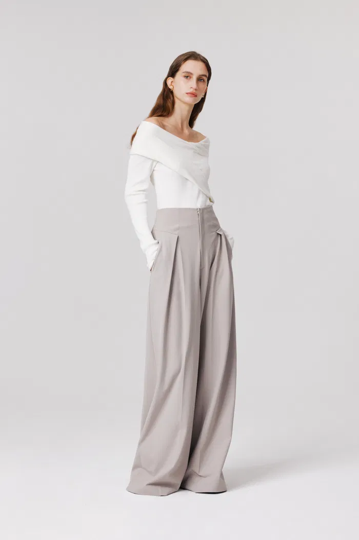 6241-venus-asymmetrical-sweater-in-lyocell-blend-1.webp