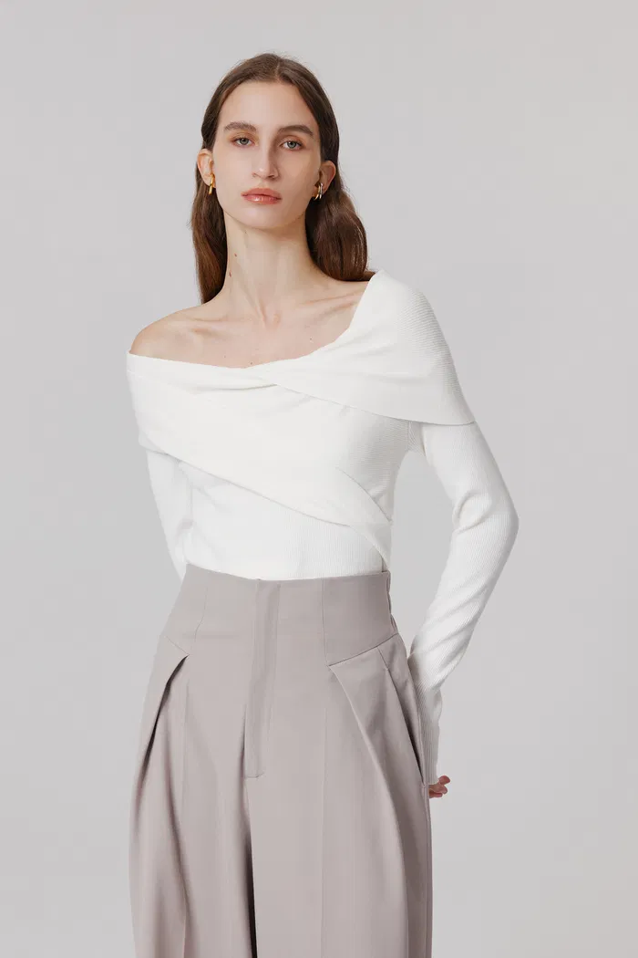 6241-venus-asymmetrical-sweater-in-lyocell-blend-1.webp