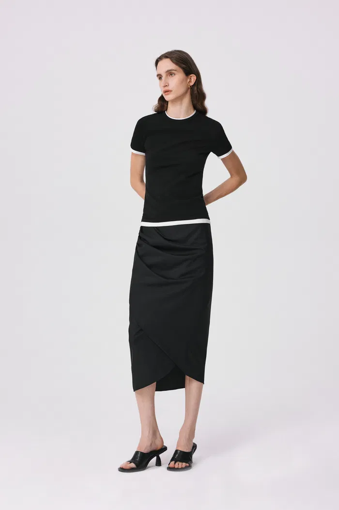 6389-roll-contrast-edge-t-shirt-in-cotton-blend-1.webp