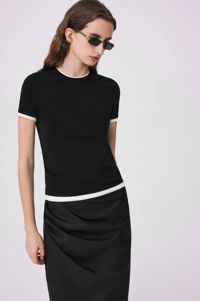 6389-roll-contrast-edge-t-shirt-in-cotton-blend-1.webp