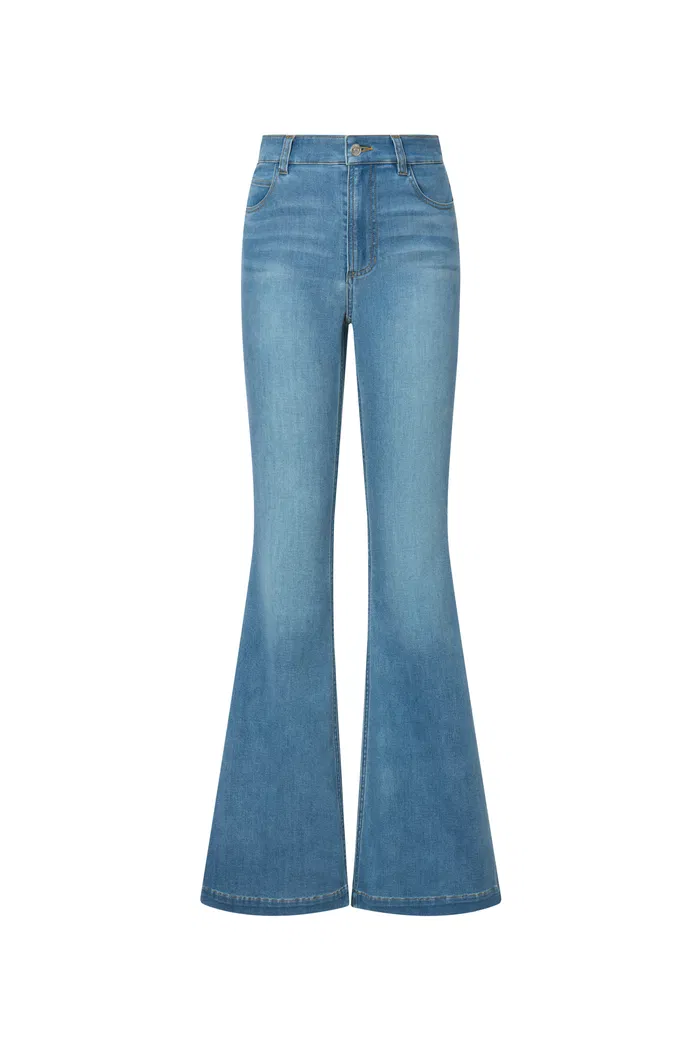 6417-deni-fitted-bootcut-jeans-in-stretch-denim-1.webp
