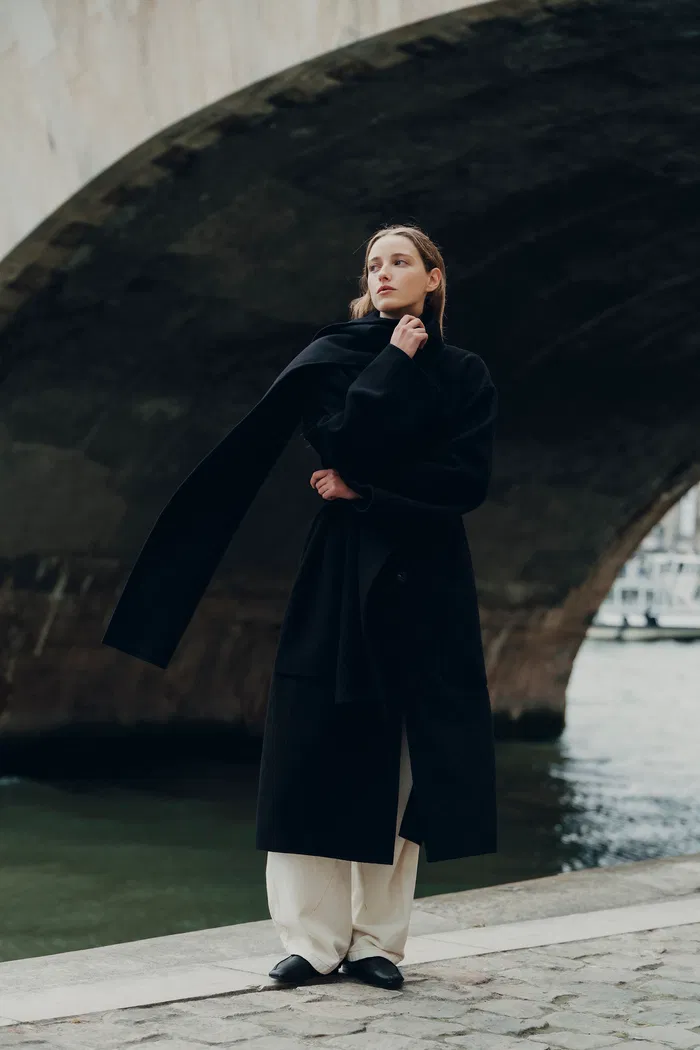 6459-sissi-detachable-scarf-coat-in-double-face-wool-1.webp