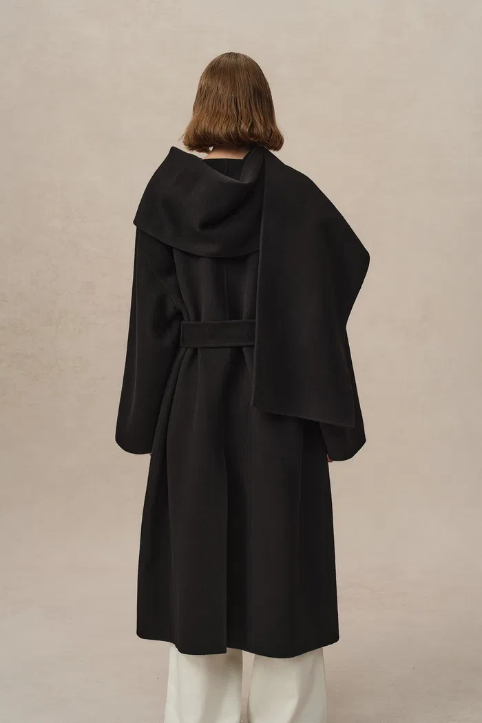 6459-sissi-detachable-scarf-coat-in-double-face-wool-1.webp