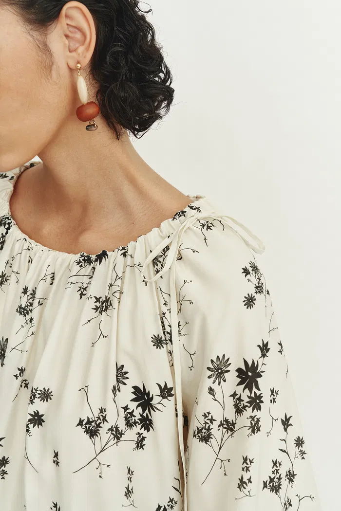 6507-quillie-hand-painted-print-off-shoulder-long-sleeve-blouse-top-in-silk-twill-1.webp