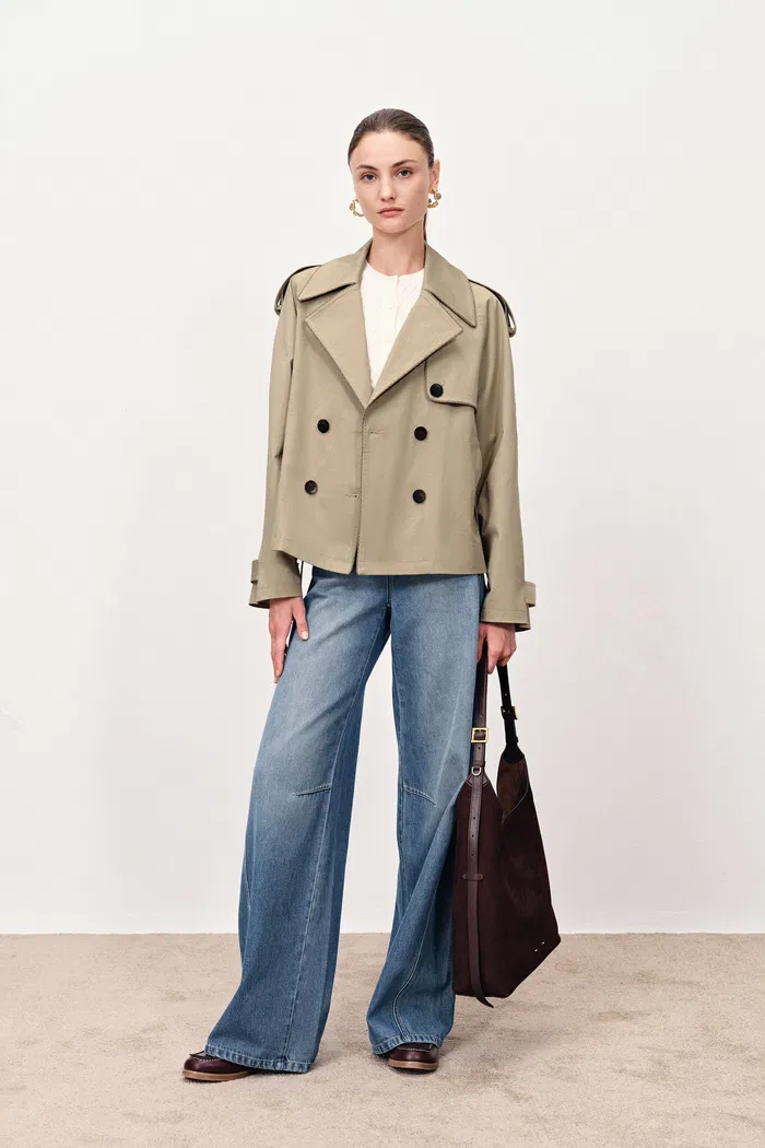 652-beatrice-wind-and-wrinkle-resistant-short-trench-coat-in-cotton-stretch-twill-1.webp