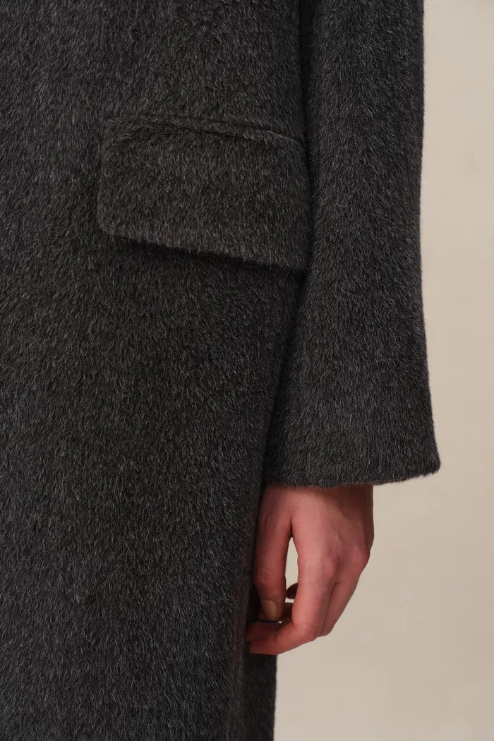 6535-deneb-long-coat-in-alpaca-wool-1.webp
