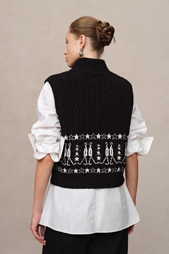 6551-star-walker-fair-isle-sleeveless-sweater-in-wool-pom-pom-yarn-knit-1.webp