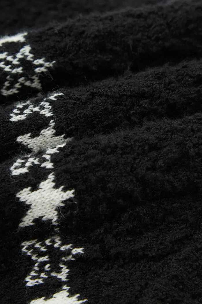 6551-star-walker-fair-isle-sleeveless-sweater-in-wool-pom-pom-yarn-knit-1.webp