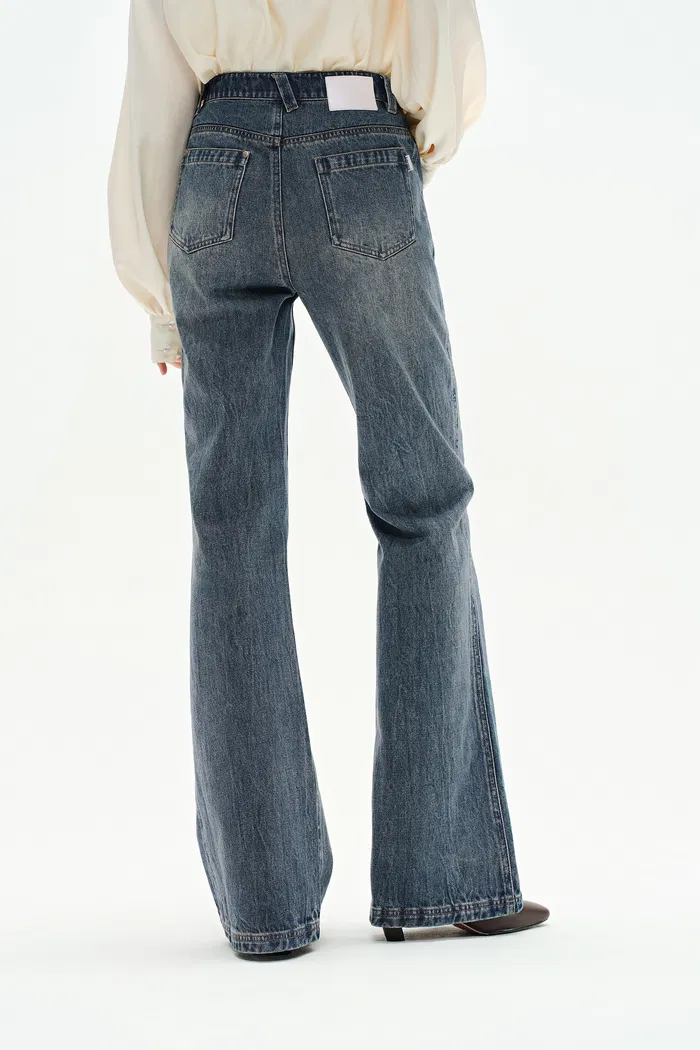 6773-sabrina-washed-jeans-in-cotton-denim-1.webp