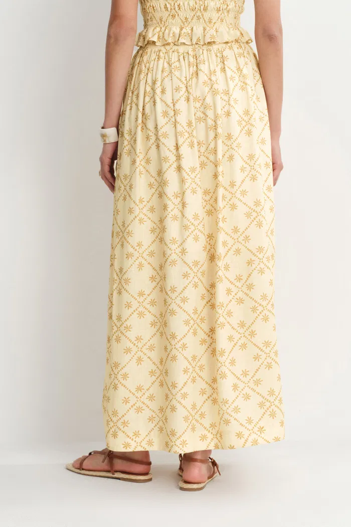 6879-lalia-flora-top-and-maxi-skirt-matching-set-in-linen-blend-1.webp