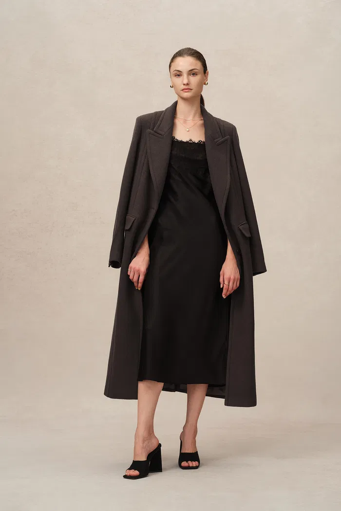 6934-sylvia-tailored-coat-in-cashmere-single-face-cloth-1.webp