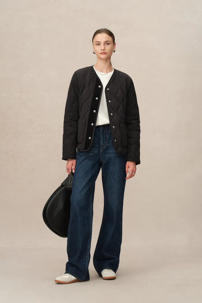 6950-olivia-black-cropped-lightweight-puffer-jacket-in-high-density-water-repellent-fabric-1.webp