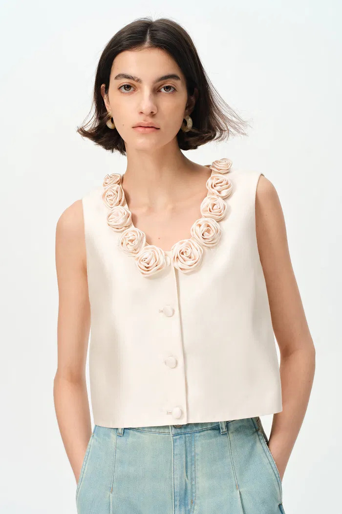 698-loira-3d-flower-vest-in-silk-wool-satin-1.webp