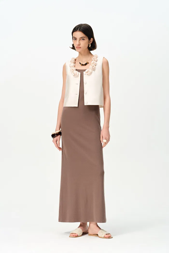 698-loira-3d-flower-vest-in-silk-wool-satin-1.webp