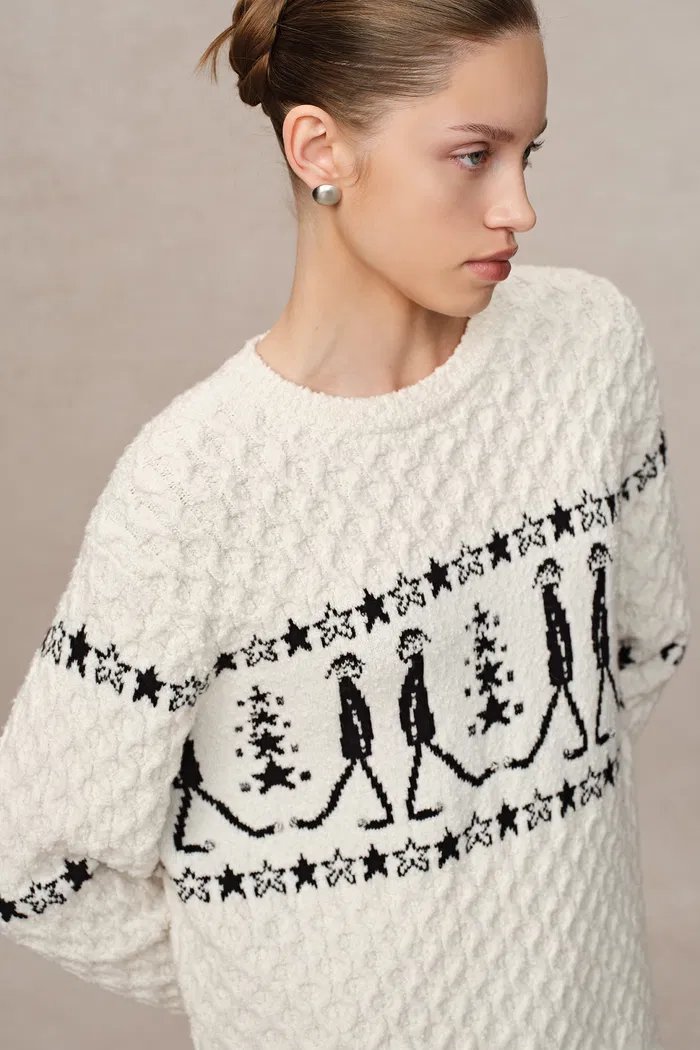 7068-star-walker-white-fair-isle-pullover-in-viscose-wool-pom-pom-yarn-knit-1.webp