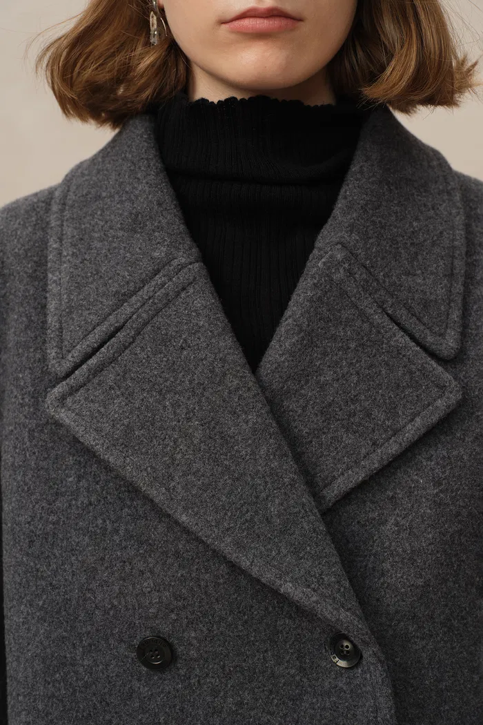7076-beau-double-breasted-coat-in-single-face-wool-1.webp