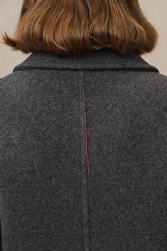 7076-beau-double-breasted-coat-in-single-face-wool-1.webp