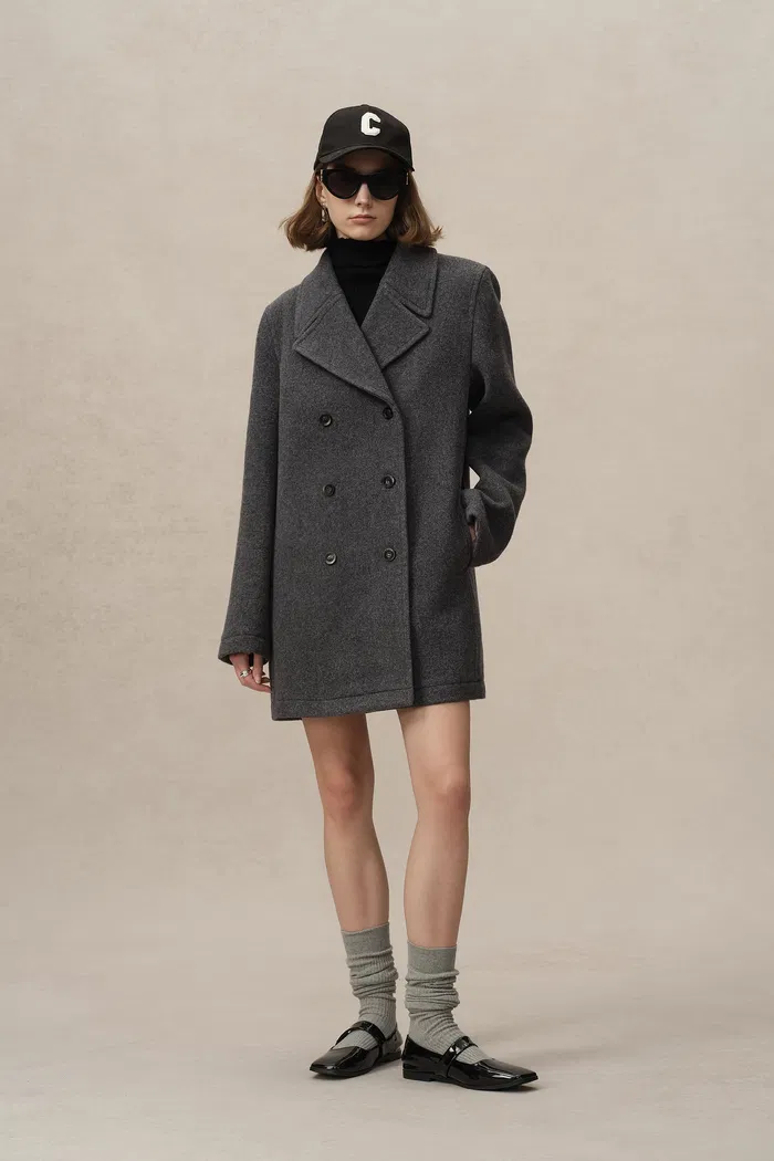7076-beau-double-breasted-coat-in-single-face-wool-1.webp