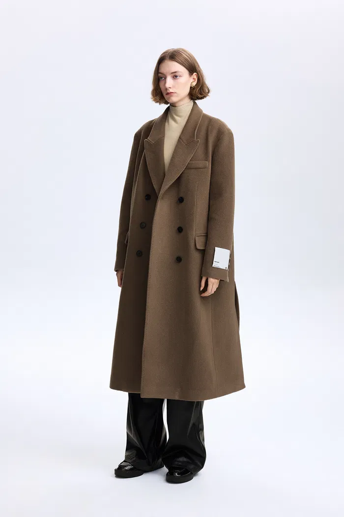7108-sinae-classic-double-breasted-coat-in-wool-alpaca-blend-1.webp