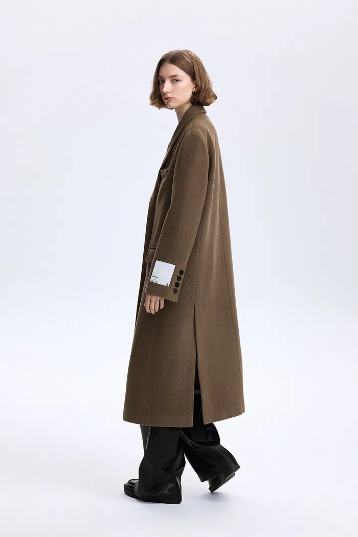 7108-sinae-classic-double-breasted-coat-in-wool-alpaca-blend-1.webp